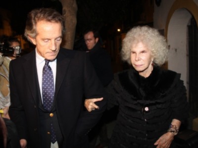 La Duquesa de Alba del brazo de Alfonso, Viki berrocal, Ortega Cano con su hijo y Litri apoyan a la familia de los Morancos
