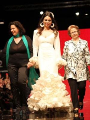 Marisa Jara, Helen Lindes, Paula Guilló, Miss España 2010, Eva González y Mª José Suárez de flamenca en Simof 2011