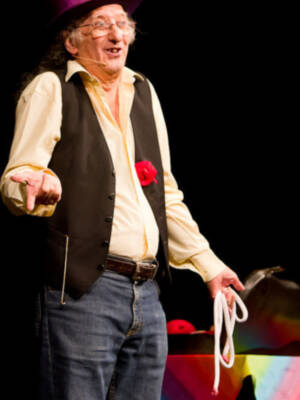 "Magia Potagia" de Juan Tamariz estrena con éxito en el teatro quintero, acompañado de numerosas personalidades