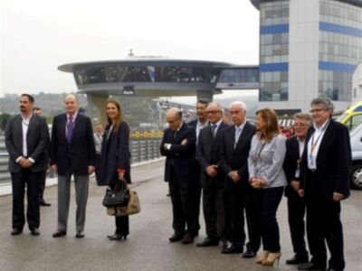 El Rey acude junto a la Infanta Elena al circuito de Jerez