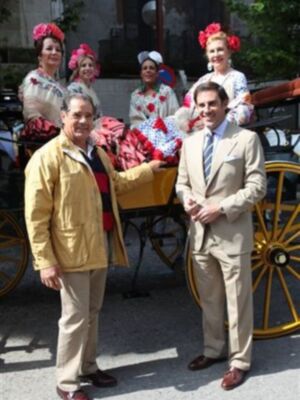 La Duquesa de Alba, con mantilla, madrina de la exhibición de enganches  