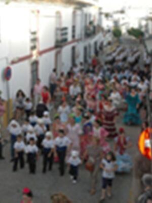 Procesión de la Cruz de Mayo del Grupo Joven de la Hdad. de Ntra. Sra. del Rosario Coronada, de Burguillos