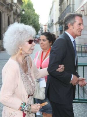 La Duquesa de Alba podría casarse en septiembre en el palacio de dueñas de Sevilla