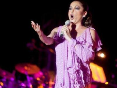 Chavely y Falete fans números uno de Isabel Pantoja en San Fernando el domingo ante 4.000 personas