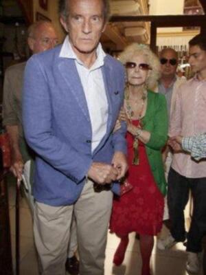 La Duquesa De Alba  se casa 5 octubre  a la una de la tarde 