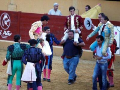 Carmen Bazán ejerce de abuela orgullosa con los hijos de Jesulín y María José campanario