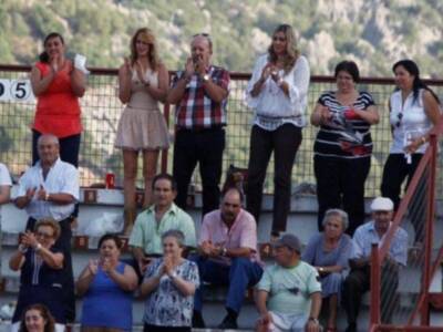 Carmen Bazán ejerce de abuela orgullosa con los hijos de Jesulín y María José campanario