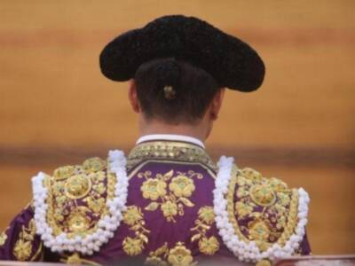 La Duquesa de Alba por primera vez en Sevilla con Alfonso Diez tras dar la noticia de su boda