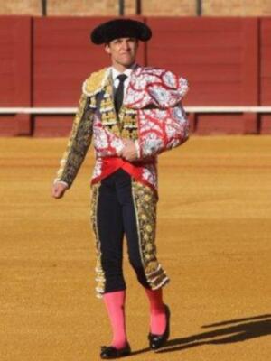 La Duquesa de Alba por primera vez en Sevilla con Alfonso Diez tras dar la noticia de su boda