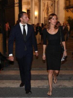 Duquesa de Alba y Carmen Tello en la misa del funeral de la madre de Julio Aparicio