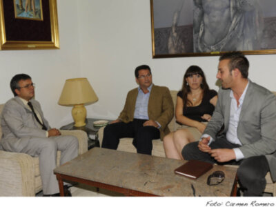 El alcalde de Chipiona presentó al diputado de Turismo la muestra Todo Chipiona
