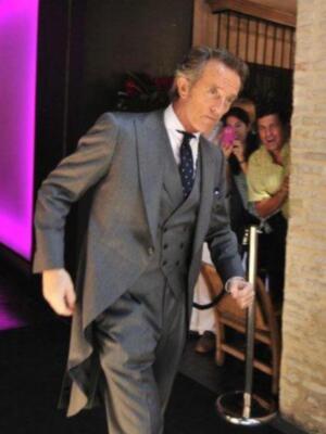 Salida de Alfonso Díez  del Hotel EME