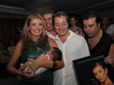 La presentadora de televisión, cantante y actriz Paz de Alarcón ha sido distinguida por los premios ESCENARIOS 2011