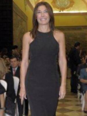 La duquesa de Alba asiste a su primera acto público tras su boda acompañada de Carmen Tello