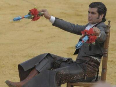 Espartaco, Ponce ,Morante y Cayetano, toreros solidarios y padrazos 