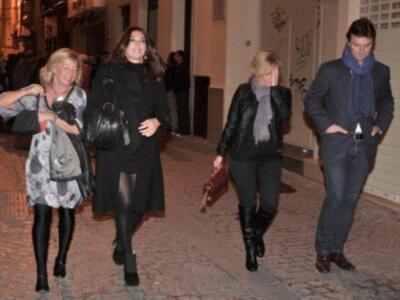 Francisco Rivera, con su novia Lourdes, feliz por la paternidad y la boda de su hermano pequeño