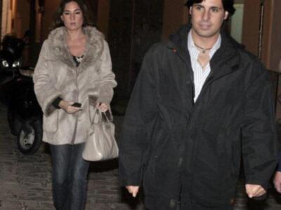 Francisco Rivera, con su novia Lourdes, feliz por la paternidad y la boda de su hermano pequeño