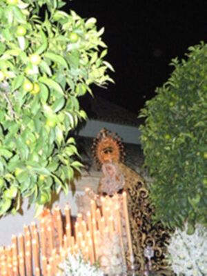 Procesión de gloria de la Virgen de la Soledad de Alcalá del Río con motivo de la imposición del Fajín de S. M. EL Rey Juan Carlos I