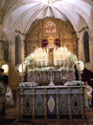  Galeria de la Solemne Función Eucarística, donde se procedió a la imposición del Fajín del Rey Juan Carlos I, a la Soledad de Alcalá del Río.