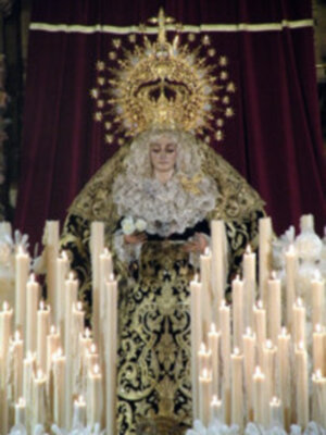  Galeria de la Solemne Función Eucarística, donde se procedió a la imposición del Fajín del Rey Juan Carlos I, a la Soledad de Alcalá del Río.