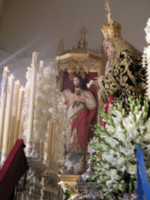  Galeria de la Solemne Función Eucarística, donde se procedió a la imposición del Fajín del Rey Juan Carlos I, a la Soledad de Alcalá del Río.