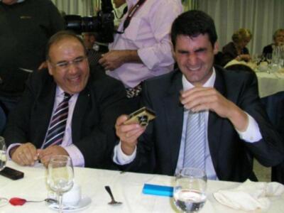 Jesulín de Ubrique, improvisado y risueño fotógrafo, homenajeado en Coria (Cáceres) por los mayorales y trabajadores del campo bravo