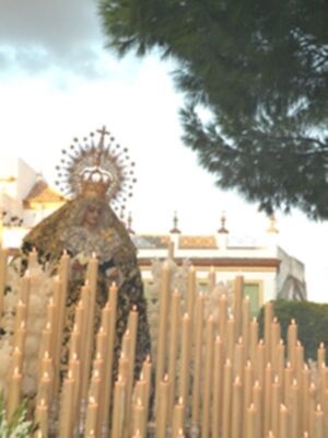 Extraordinaria Procesión de Ntra. Sra. d e los Dolores Coronada de Alcalá del Río