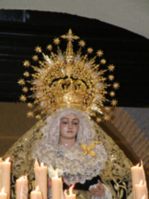 Procesión de gloria de la Virgen de la Soledad de Alcalá del Río con motivo de la imposición del Fajín de S. M. EL Rey Juan Carlos I