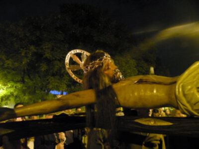  El Cristo de San Agustín dio la bendición por la feligresía de la Parroquia de Santa Clara.