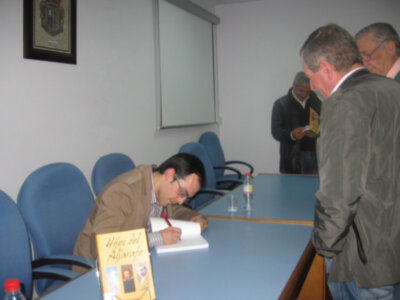 Lleno absoluto en la presentación del libro Hijos del Aljarafe en Salteras
