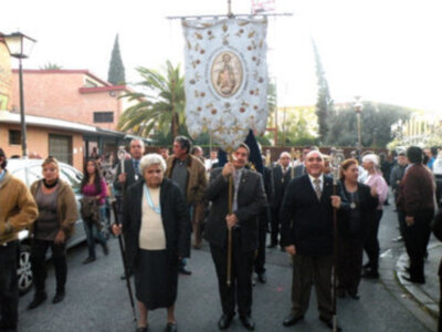 Pio XII y Begoña con la fe de la Milagrosa Sevillana.