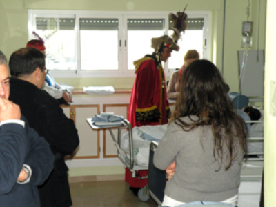 El cartero Real visito el Hospital Macarena.