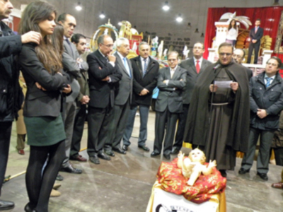 Acto de entronización de la Imagen del Niño Jesús en la carroza del nacimiento de la cabalgata 2012