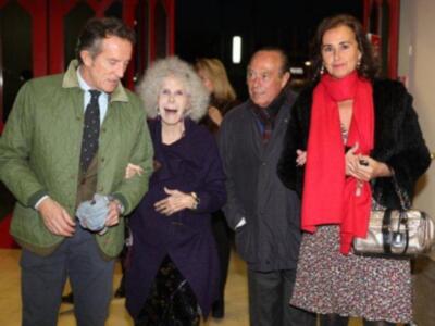La duquesa de Alba se divierte con imitación que de ella hacen los Morancos