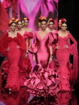 Vicky Berrocal reúne a sus amigos para presentar su nueva colección de flamenca