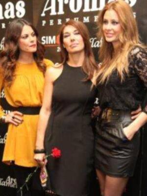 Tres mujeres guapas sin suerte en el amor