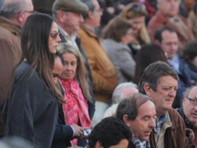 Eva González fue a la plaza a ver torear a su novio Cayetano 