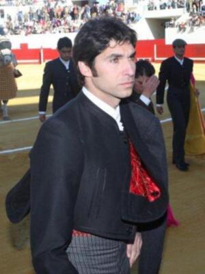 Eva González fue a la plaza a ver torear a su novio Cayetano 