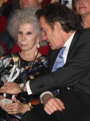 La duquesa de Alba premiada por Onda Cero