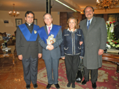 Ilustres Becario de Honor y de la visita extraordinaria a Sevilla de S.E.R. Cardenal Ángelo Amato (SDB), en el Colegio Mayor San Juan Bosco.