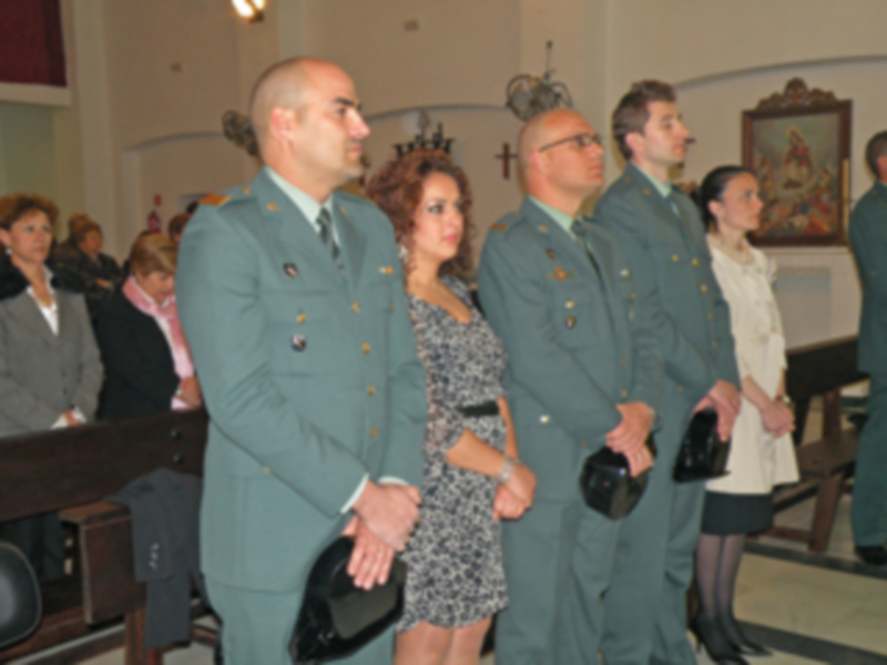 En la Parroquia de San Pio X de Viar, perteneciente a la pedanía de Alcalá del Río, se confirmaron espiritualmente varios agentes de la guardia civil.