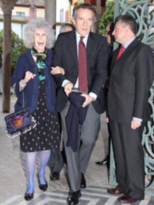 Los duques de Alba asisten al pregón del costalero que dio Rafael Peralta