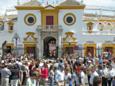 XXVII Exhibición de enganche en la Real Maestranza de Caballería de la feria de Abril.