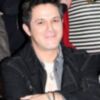 Alejandro Sanz da el último adiós a su madre acompañado de Raquel Perera, familiares y amigos