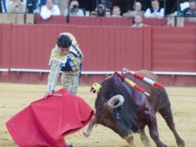 Numerosos personajes conocidos en Feria de Sevilla 2012