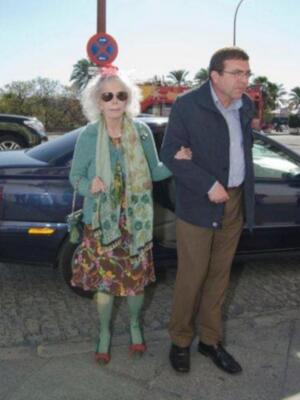 Numerosos personajes conocidos en Feria de Sevilla 2012