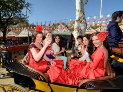 Numerosos personajes conocidos en Feria de Sevilla 2012