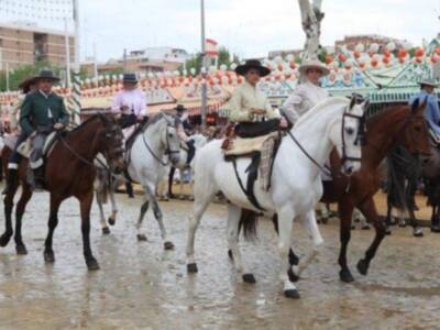 Numerosos personajes conocidos en Feria de Sevilla 2012