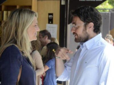 Isabel Sartorius y Maxim Huerta, una divertida pareja en Feria del libro de Sevilla 