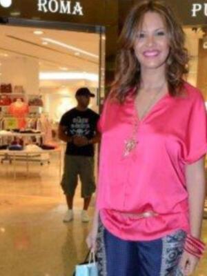 Jessica Bueno jurado de un certamen de modelos el mismo día que Isabel Pantoja se sentaba en el banquillo